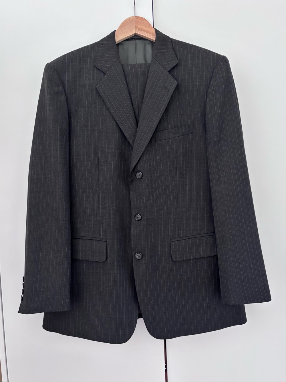 Bespoke Dark Grey Pinstripe 2-Piece Suit Size 42R
